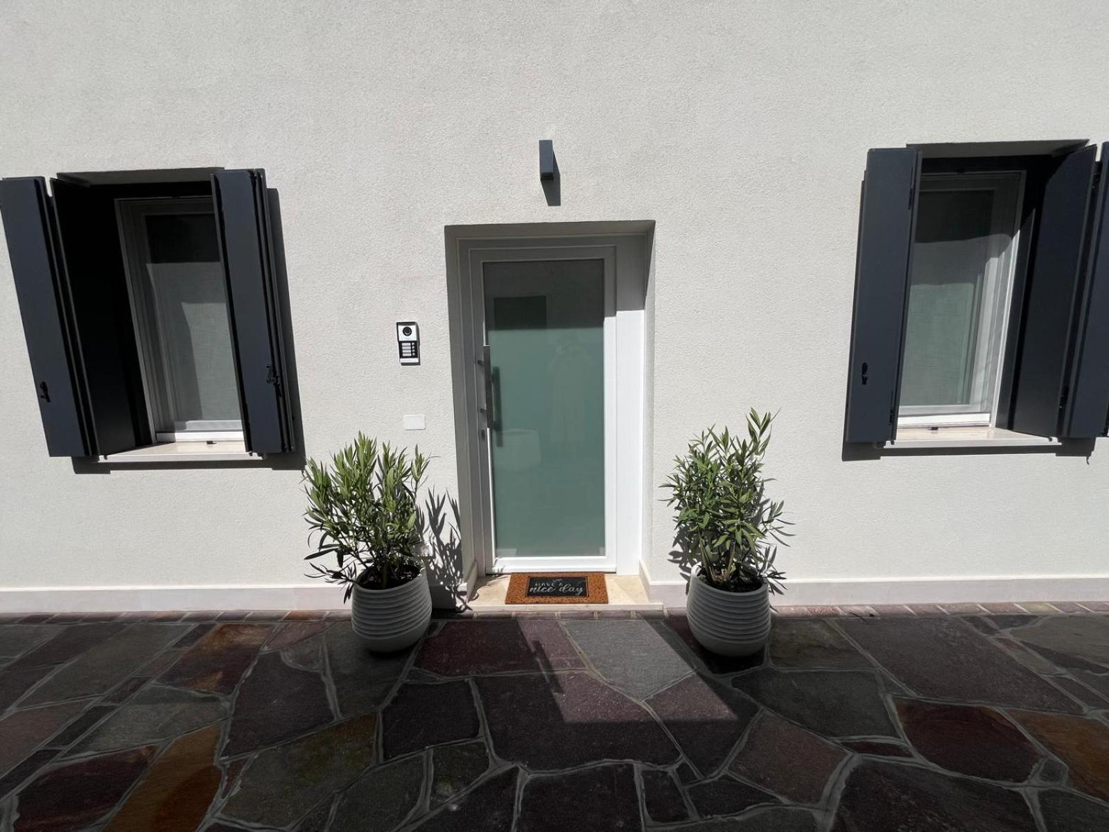 House Of Flowers Apartment *
